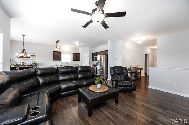 861 Bluff Ridge Lane, Shiloh, IL 62221