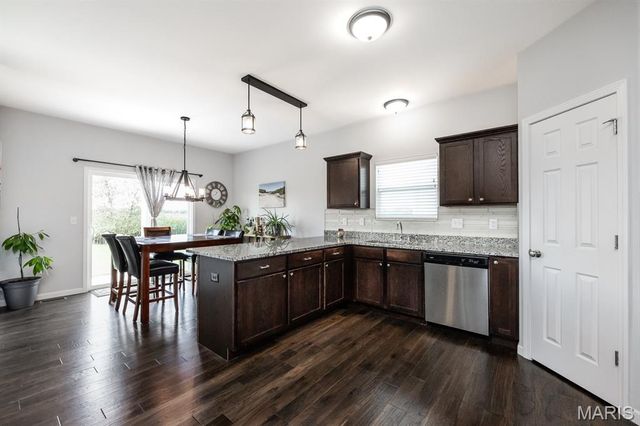 861 Bluff Ridge Lane, Shiloh, IL 62221