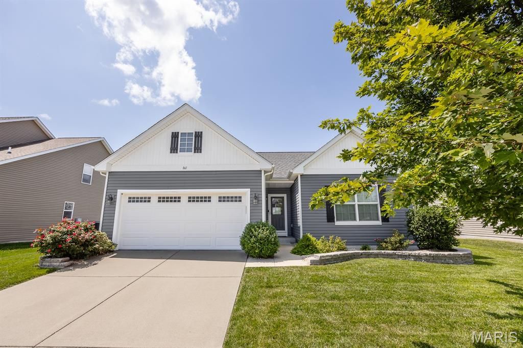 861 Bluff Ridge Lane, Shiloh, IL 62221