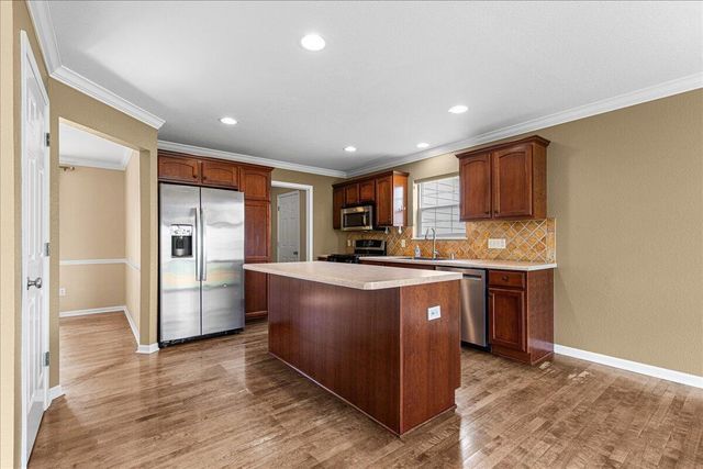 550 Lambert DRIVE, Slinger, WI 53086