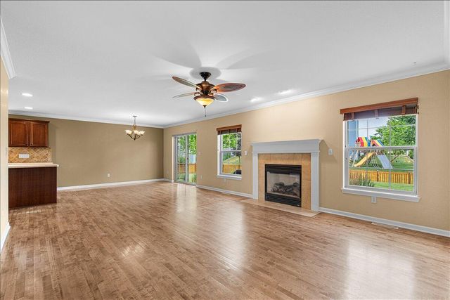 550 Lambert DRIVE, Slinger, WI 53086