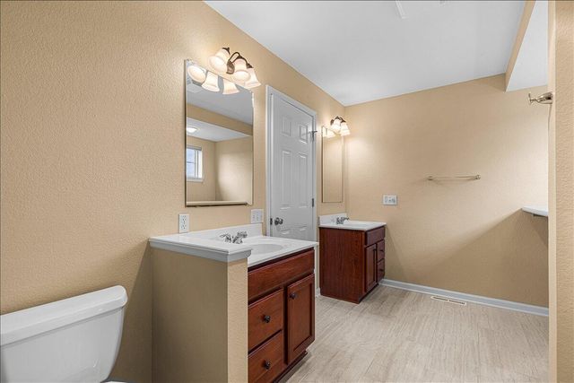 550 Lambert DRIVE, Slinger, WI 53086