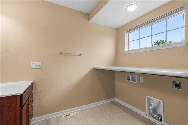 550 Lambert DRIVE, Slinger, WI 53086