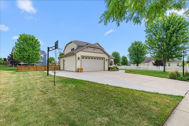 550 Lambert DRIVE, Slinger, WI 53086
