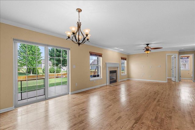 550 Lambert DRIVE, Slinger, WI 53086