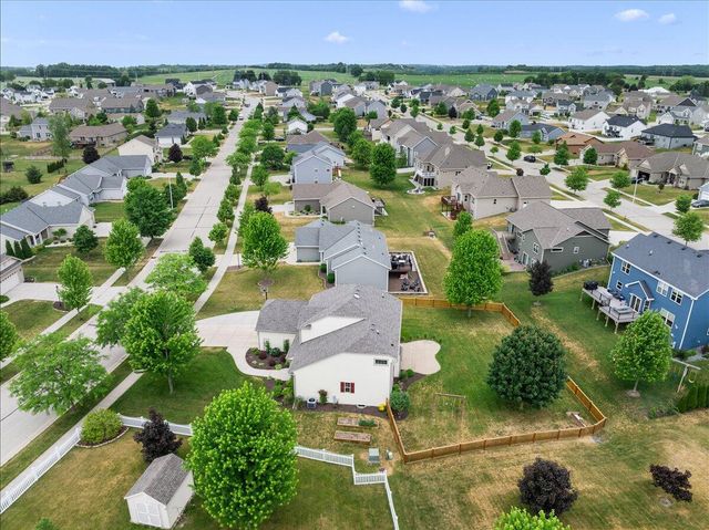 550 Lambert DRIVE, Slinger, WI 53086