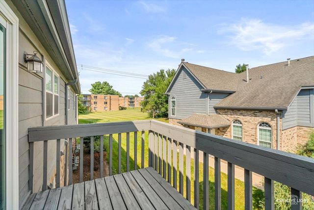 39 Foxcroft Road 203, Naperville, IL 60565