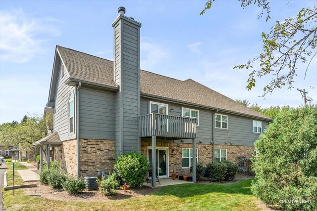 39 Foxcroft Road 203, Naperville, IL 60565