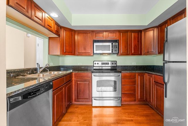 39 Foxcroft Road 203, Naperville, IL 60565