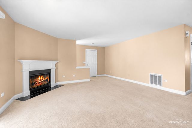 39 Foxcroft Road 203, Naperville, IL 60565