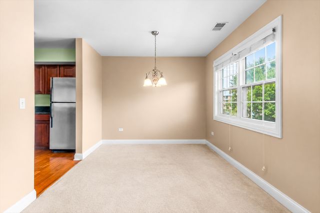 39 Foxcroft Road 203, Naperville, IL 60565