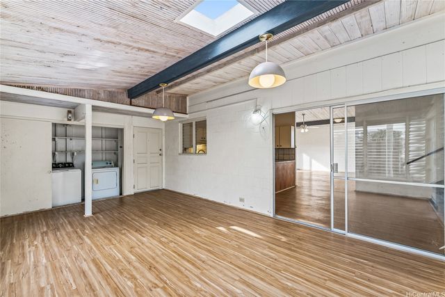 1427 Puanakau Street, Honolulu, HI 96818