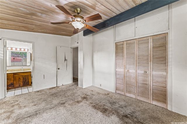 1427 Puanakau Street, Honolulu, HI 96818