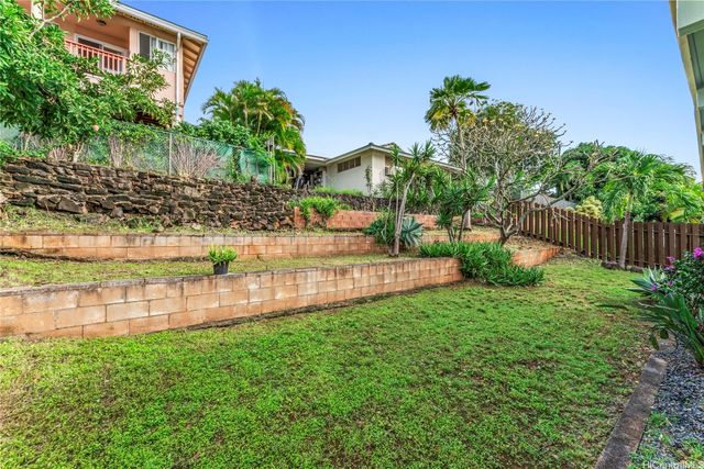 1427 Puanakau Street, Honolulu, HI 96818