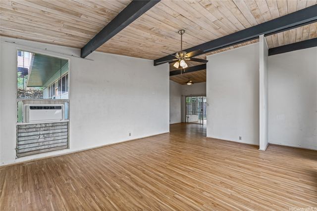 1427 Puanakau Street, Honolulu, HI 96818