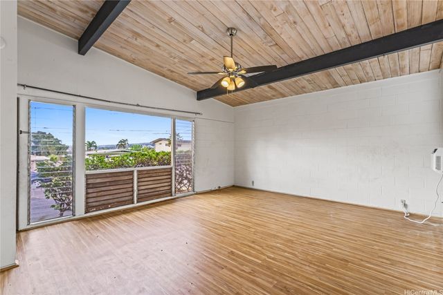 1427 Puanakau Street, Honolulu, HI 96818