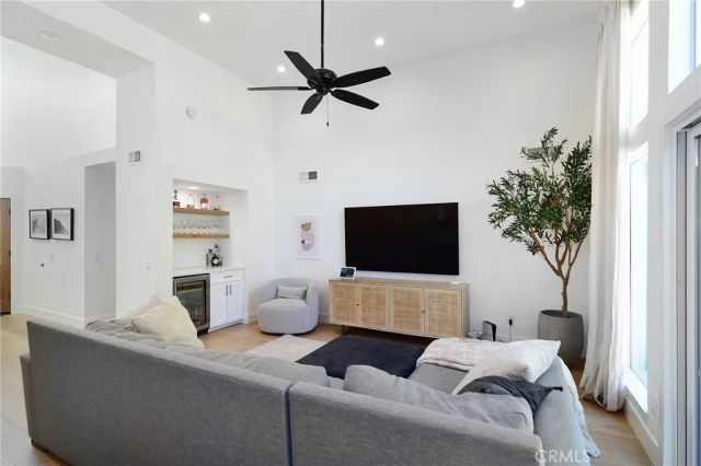 23825 Strathern, West Hills, CA 91304