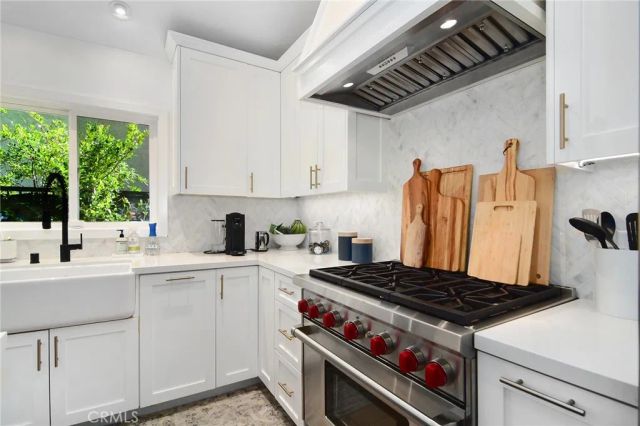 23825 Strathern, West Hills, CA 91304