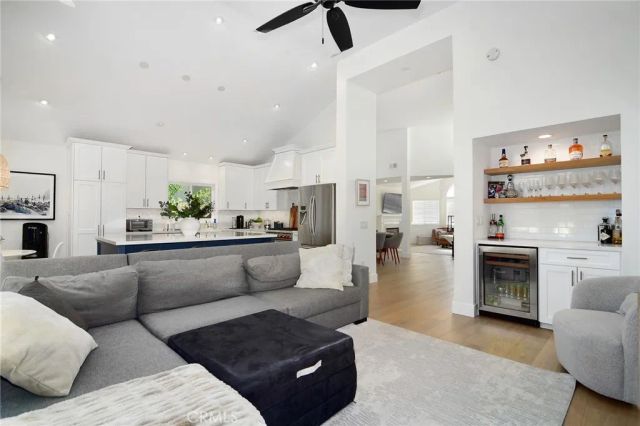 23825 Strathern, West Hills, CA 91304