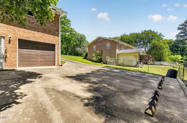 1224 Pineview Drive, Raleigh, NC 27606