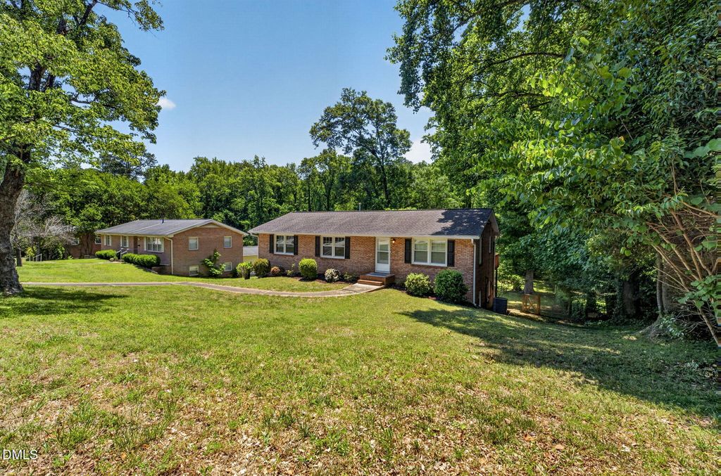 1224 Pineview Drive, Raleigh, NC 27606