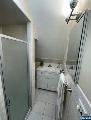 133 Paterson Avenue 3rd Floor, Wallington, NJ 07057