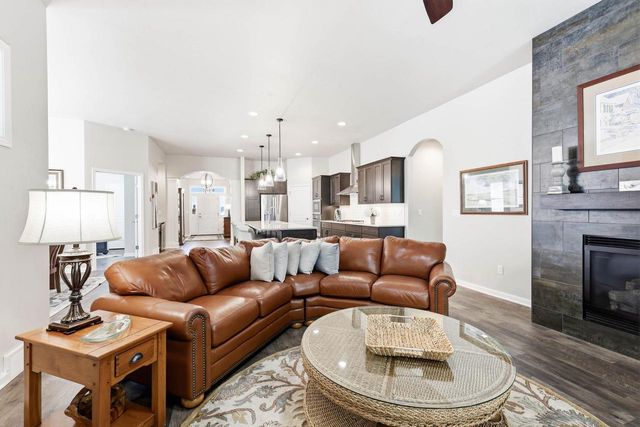 2404 E Baldeagle Drive, Appleton, WI 54913
