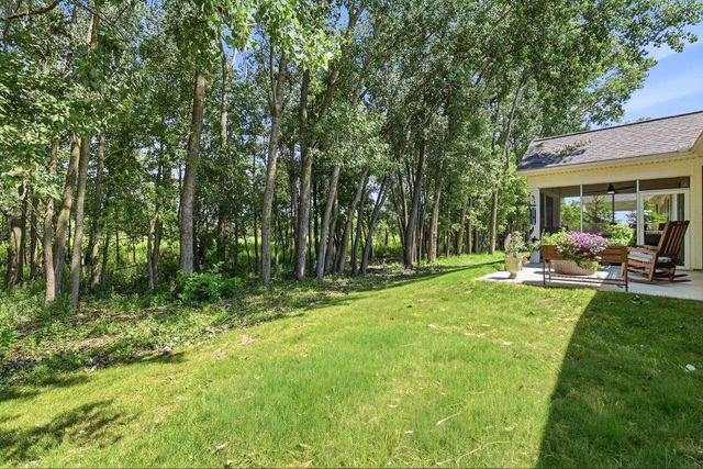 2404 E Baldeagle Drive, Appleton, WI 54913