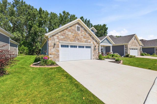 2404 E Baldeagle Drive, Appleton, WI 54913