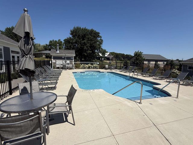 2404 E Baldeagle Drive, Appleton, WI 54913
