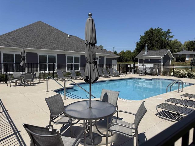 2404 E Baldeagle Drive, Appleton, WI 54913