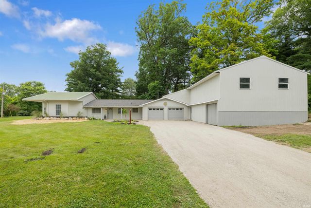 11778 N Roanoke Road, Roanoke, IN 46783