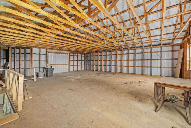 11778 N Roanoke Road, Roanoke, IN 46783