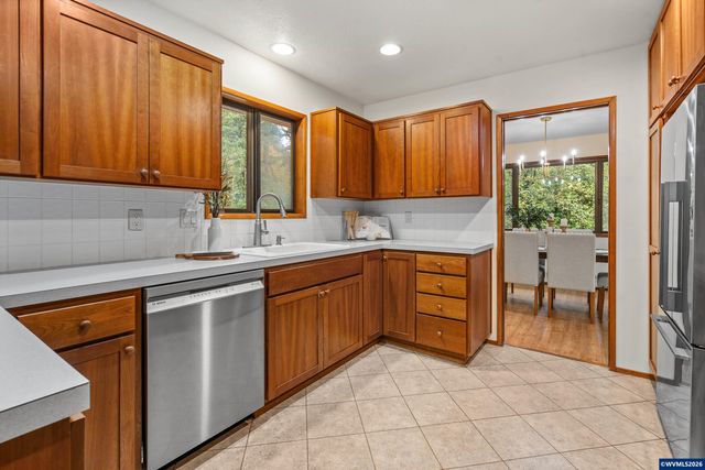 7555 NW McDonald Cir, Corvallis, OR 97330