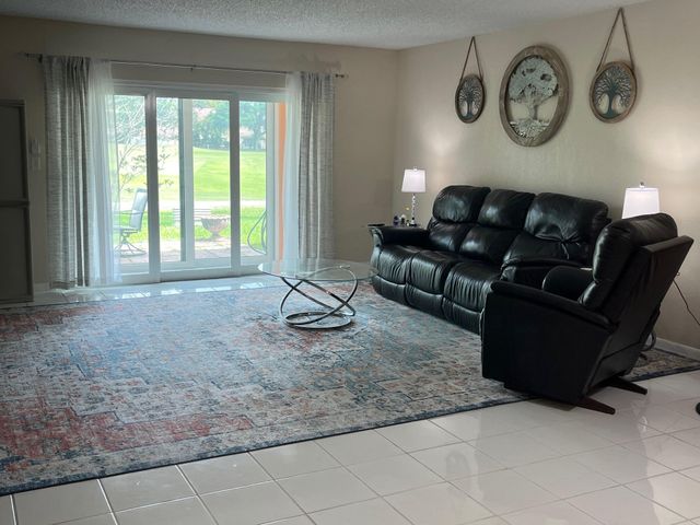 4054 N Pine Island Road 1a, Sunrise, FL 33351