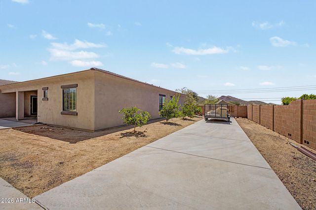 2639 W Lavitt Lane, Phoenix, AZ 85086