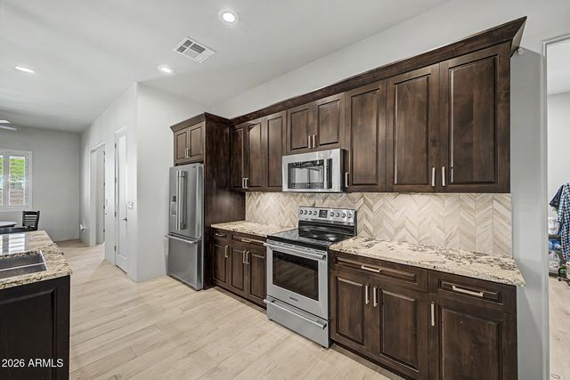 2639 W Lavitt Lane, Phoenix, AZ 85086