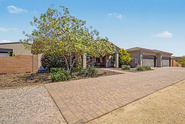 2639 W Lavitt Lane, Phoenix, AZ 85086
