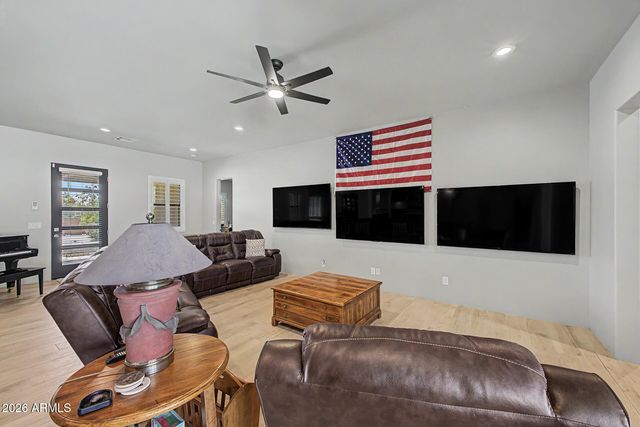2639 W Lavitt Lane, Phoenix, AZ 85086