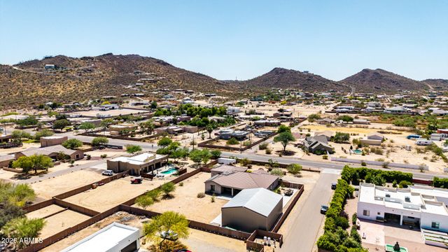 2639 W Lavitt Lane, Phoenix, AZ 85086