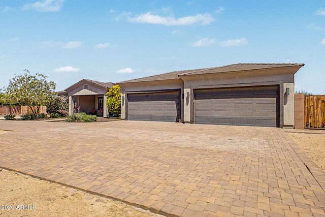 2639 W Lavitt Lane, Phoenix, AZ 85086