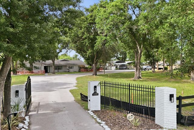 15509 CASEY RD EXT ROAD B, Tampa, FL 33624