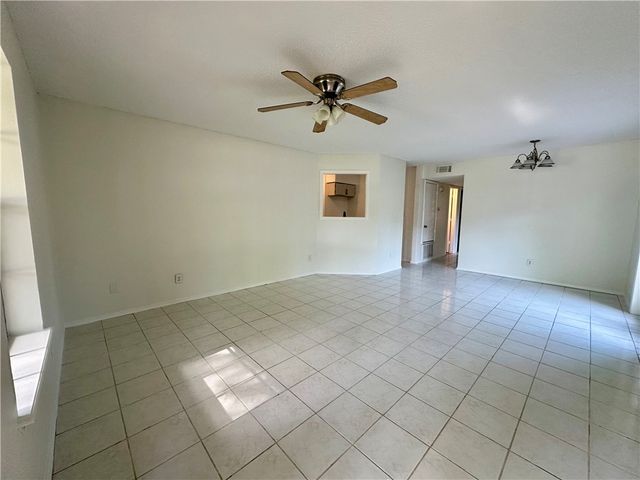 2202 S Jackson Cove, Russellville, AR 72802