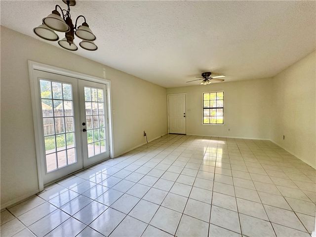 2202 S Jackson Cove, Russellville, AR 72802