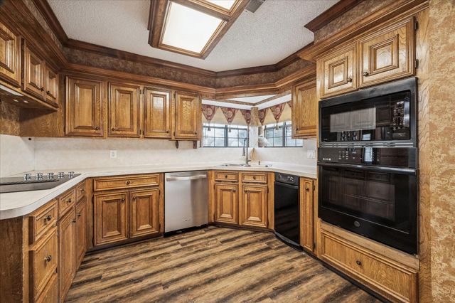 2704 Pine Needle Lane, Pearland, TX 77581