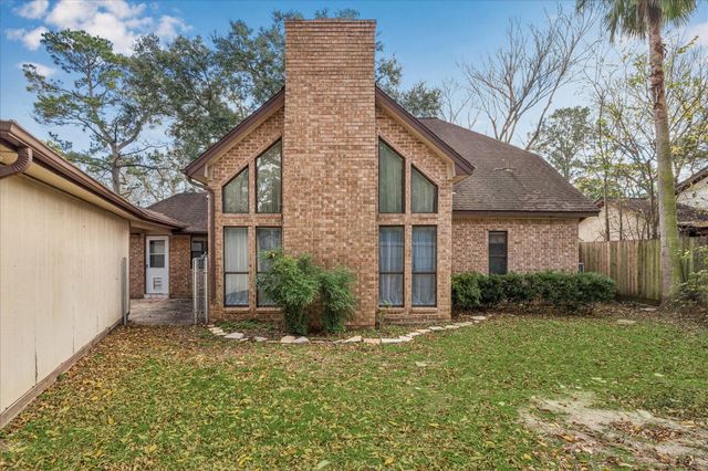 2704 Pine Needle Lane, Pearland, TX 77581