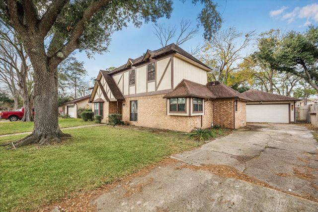 2704 Pine Needle Lane, Pearland, TX 77581