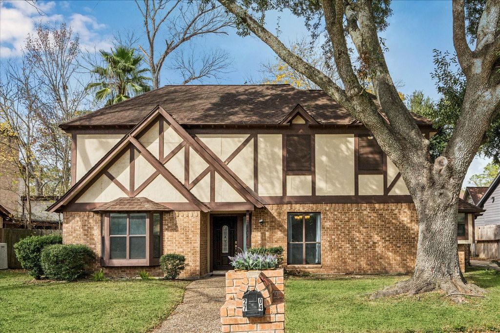 2704 Pine Needle Lane, Pearland, TX 77581