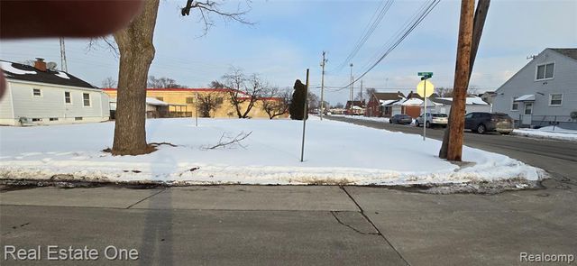 7410 Barrie Street, Dearborn, MI 48126