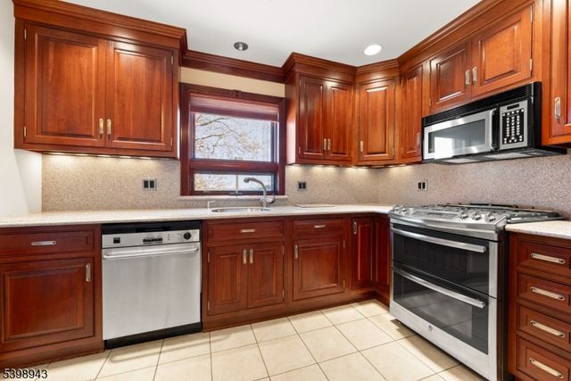 24 Faber Place, Nutley Twp., NJ 07110